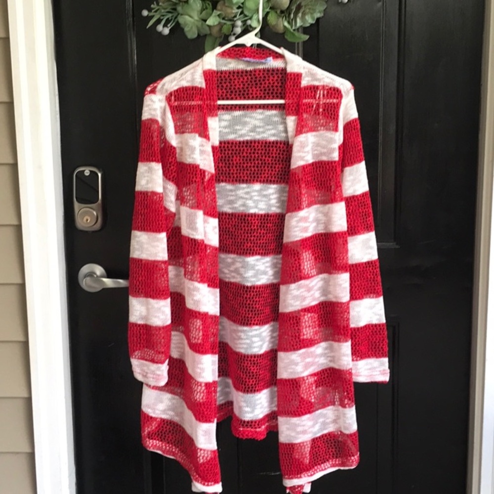 Super cute open weave sweater in red and white!